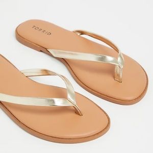 NWT WIDE WIDTH TORRID Gold Flip Flops